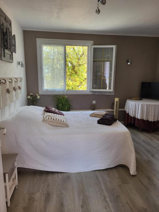 Chambre D'Hotes Le Chat Botte Espédaillac Zewnętrze zdjęcie